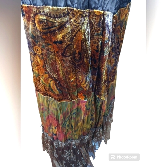 UNYX Floral Print Beautiful Colors/ Contrast 1 Velvet & 2 100% Polyester Skirt S - Picture 8 of 15